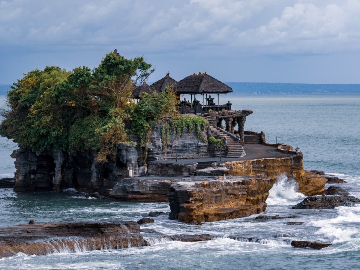 🇮🇩 Pura Tanah Lot Temple – Canggu, Bali,&nbsp;Indonesia